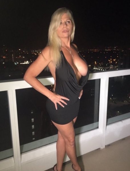Cougar au tel